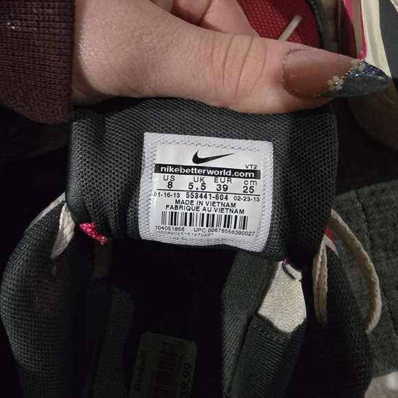 Nike Black and Pink Sneakers - Picture 2 of 3